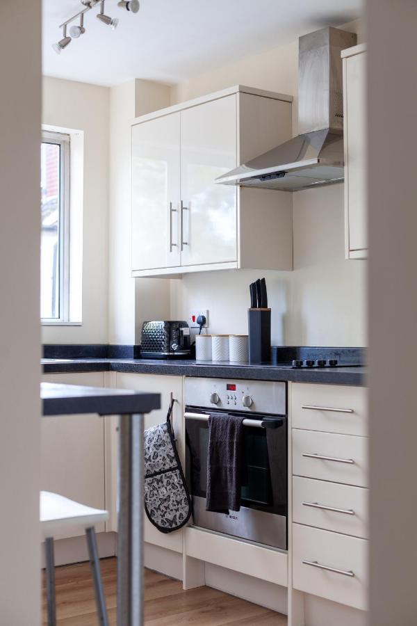 Lovely Studio Flat In Wimbledon W/ Free Parking London Luaran gambar