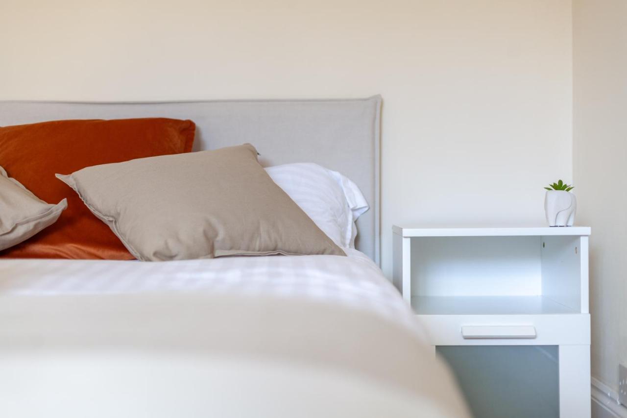 Lovely Studio Flat In Wimbledon W/ Free Parking London Luaran gambar