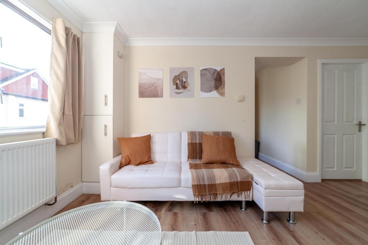 Lovely Studio Flat In Wimbledon W/ Free Parking London Luaran gambar