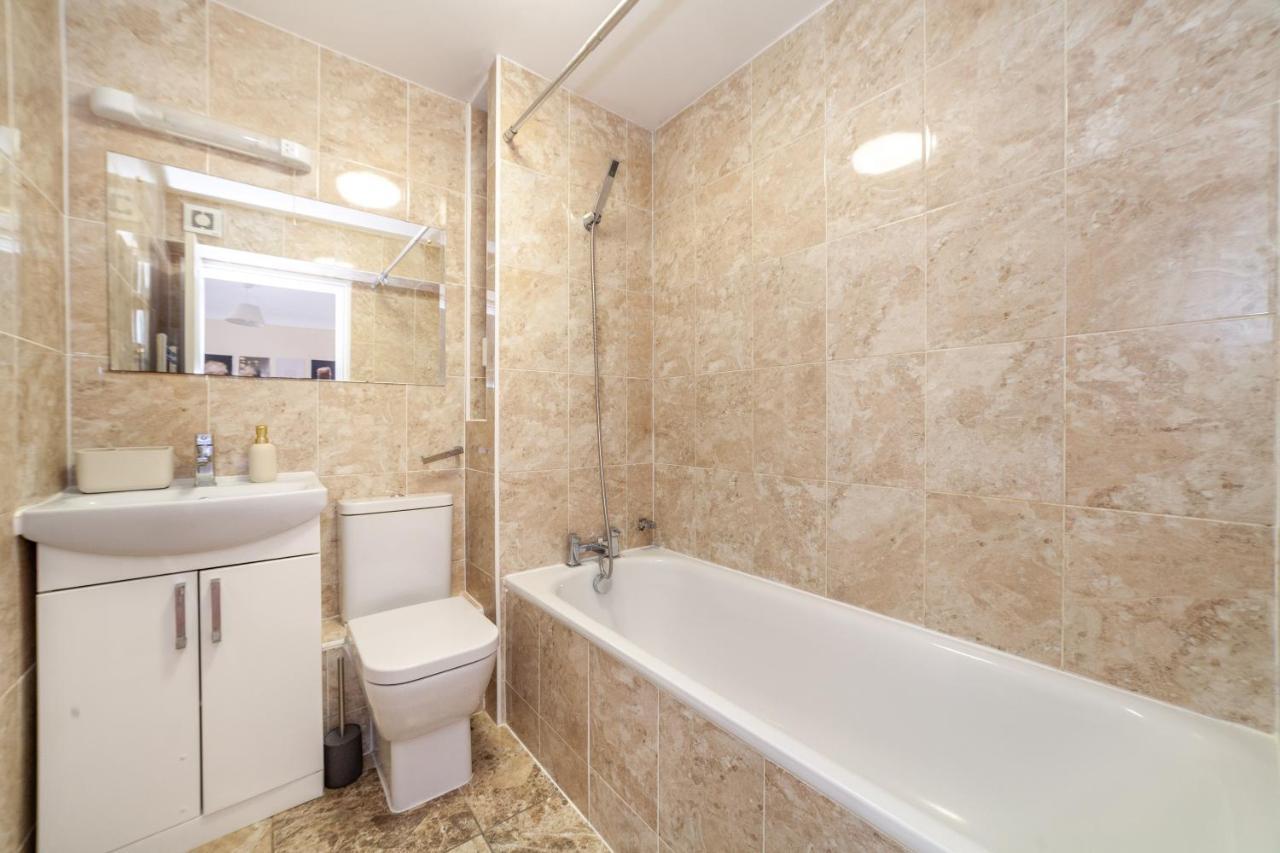 Lovely Studio Flat In Wimbledon W/ Free Parking London Luaran gambar