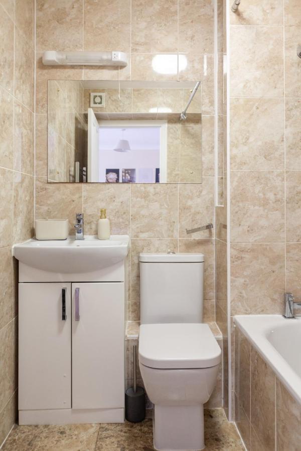 Lovely Studio Flat In Wimbledon W/ Free Parking London Luaran gambar