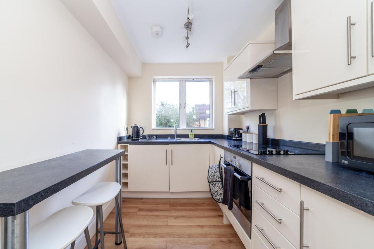 Lovely Studio Flat In Wimbledon W/ Free Parking London Luaran gambar